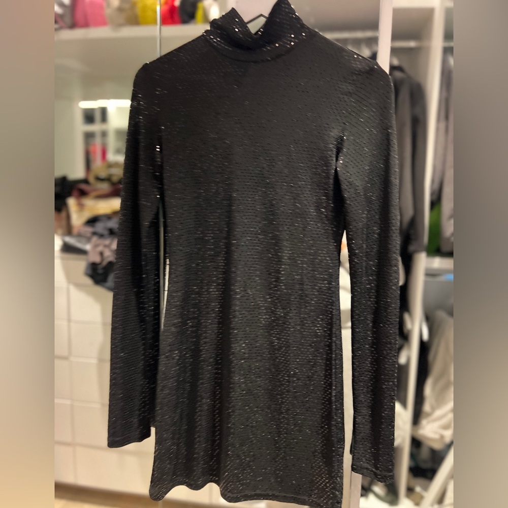 Elegant Black Long Sleeve Dress